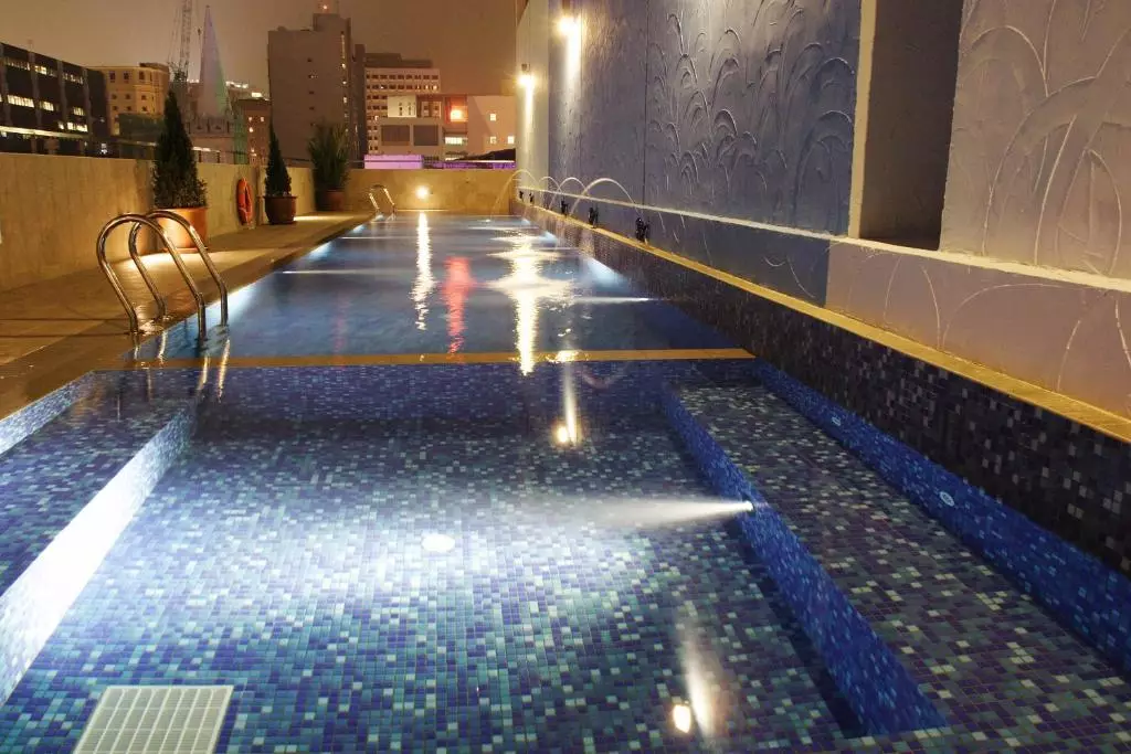 رویال کویین استخر